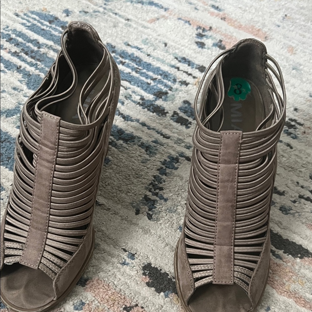 MIA Women's Taupe Strappy Sandals
